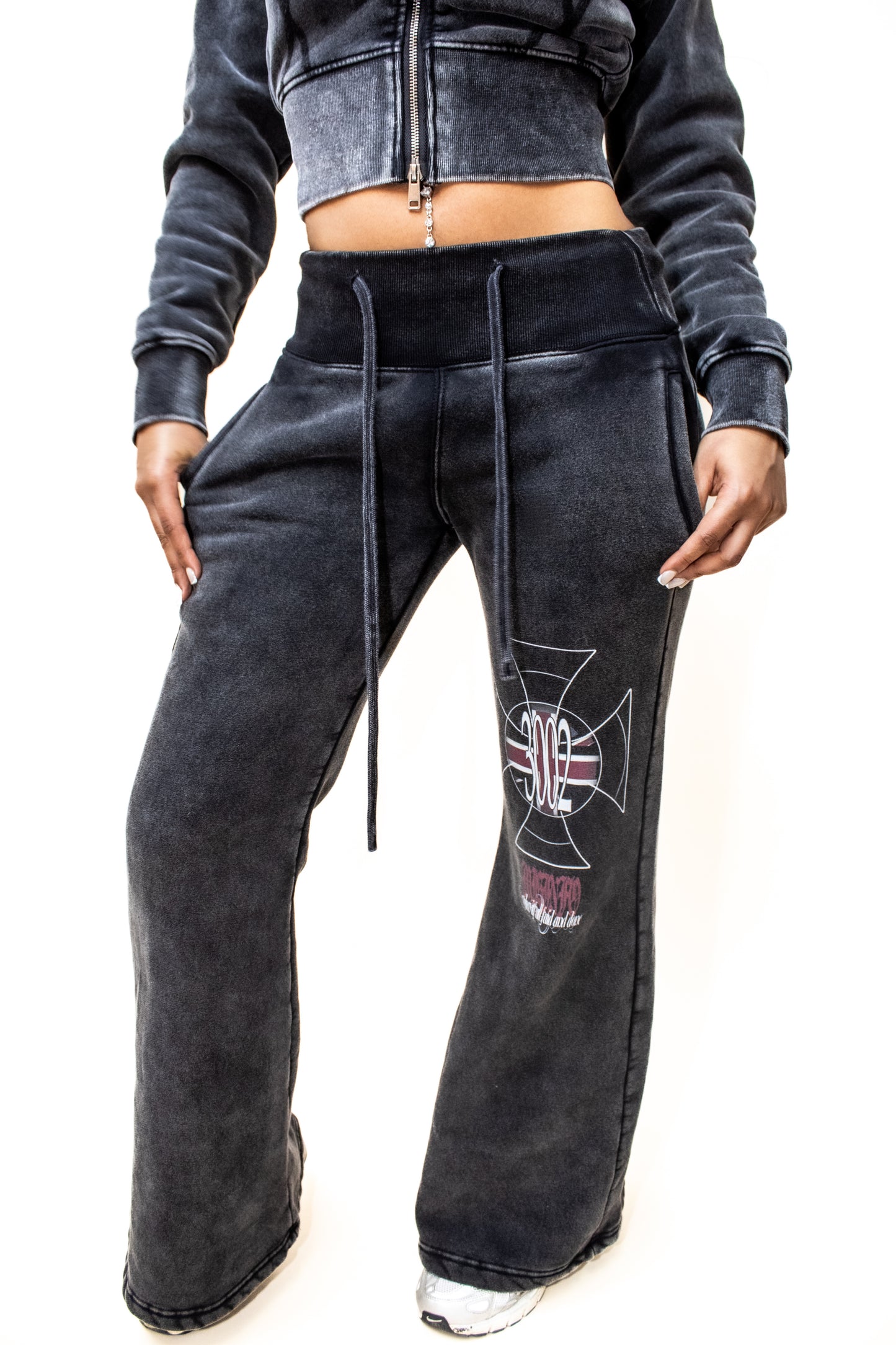 MISINFO FLEECE FLARED TRACKPANTS