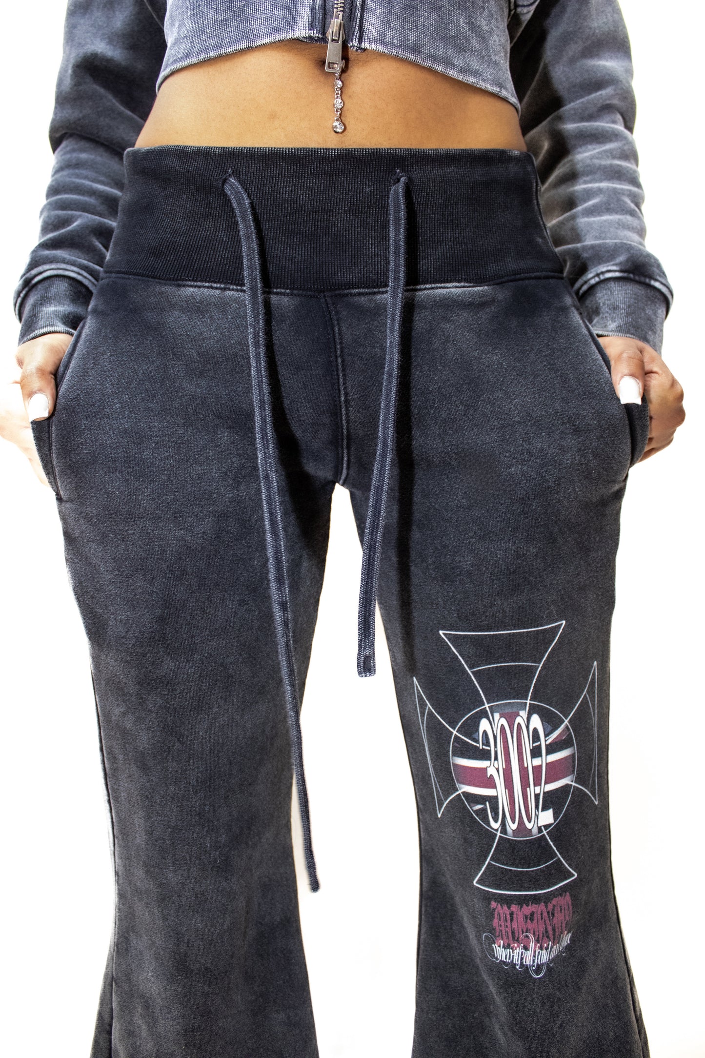 MISINFO FLEECE FLARED TRACKPANTS